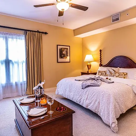 1St Floor King Suite W Kitchenette